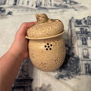 Speckled Ceramic Garlic Keeper - Beige